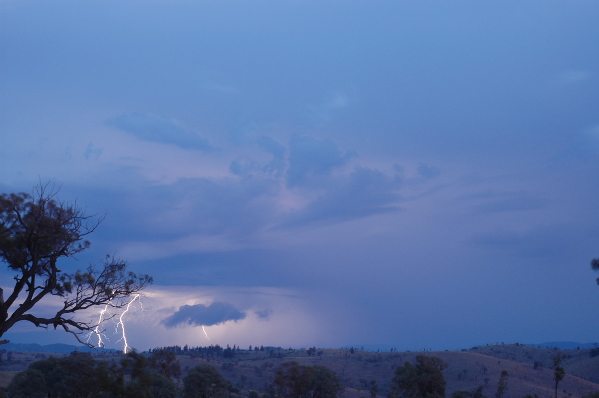 lightning lightning_bolts : W of Tenterfield, NSW   12 January 2007