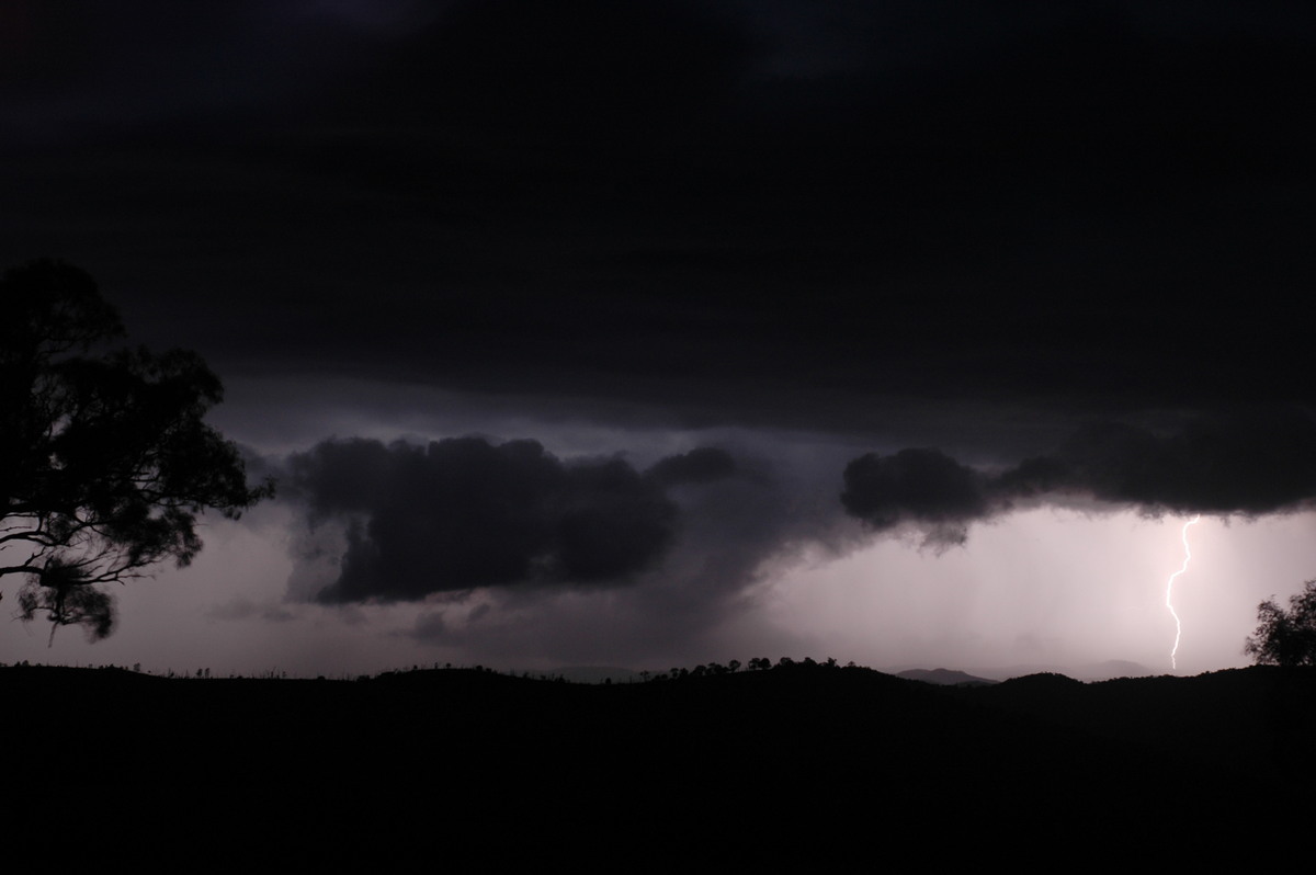 lightning lightning_bolts : W of Tenterfield, NSW   12 January 2007