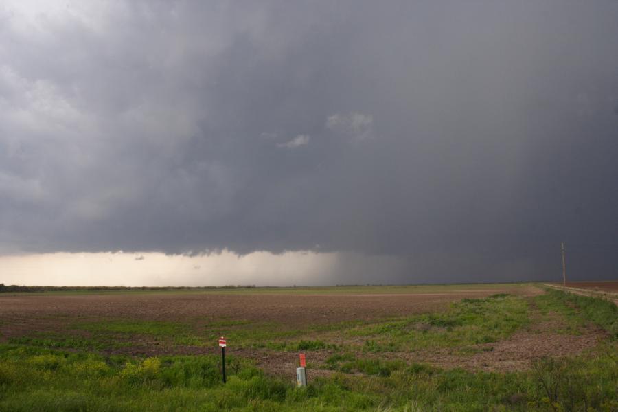 cumulonimbus supercell_thunderstorm : SW of Seymour, Texas, USA   13 April 2007