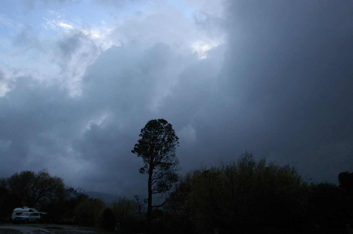 cumulonimbus thunderstorm_base : Mole Creek, TAS   18 April 2007