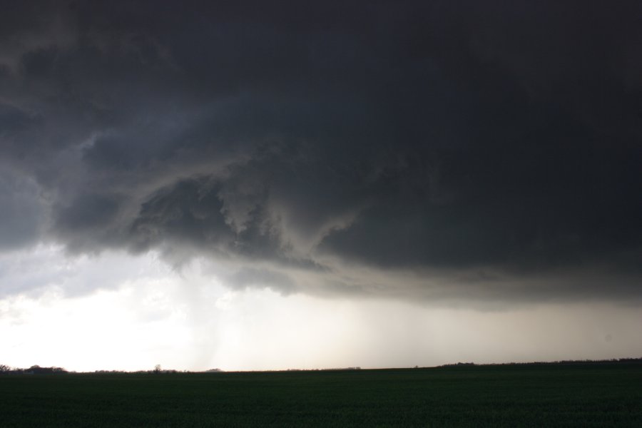 tornadoes funnel_tornado_waterspout : Nickerson, Kansas, USA   24 April 2007