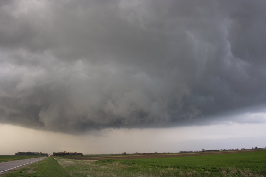 cumulonimbus supercell_thunderstorm : Nickerson, Kansas, USA   24 April 2007