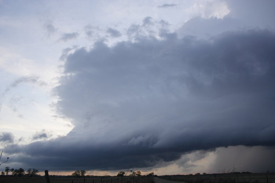 cumulonimbus thunderstorm_base : Nickerson, Kansas, USA   24 April 2007