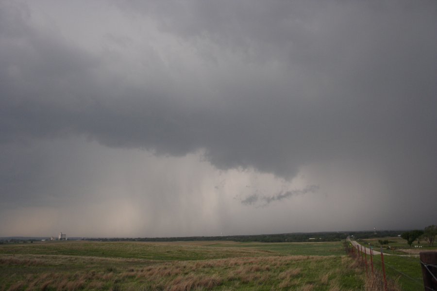 cumulonimbus supercell_thunderstorm : SE of Meade, Kansas, USA   5 May 2007