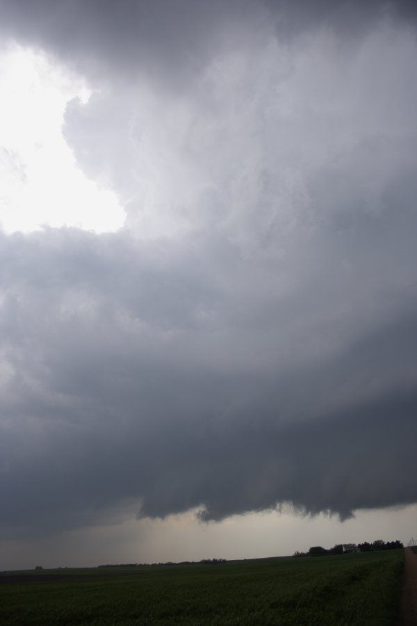 cumulonimbus supercell_thunderstorm : SE of Greensburg, Kansas, USA   5 May 2007