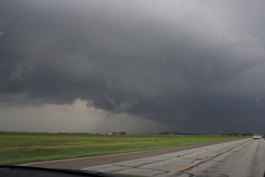 raincascade precipitation_cascade : SW of Pratt, Kansas, USA   5 May 2007