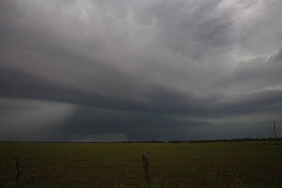 cumulonimbus supercell_thunderstorm : E of Seymour, Texas, USA   8 May 2007