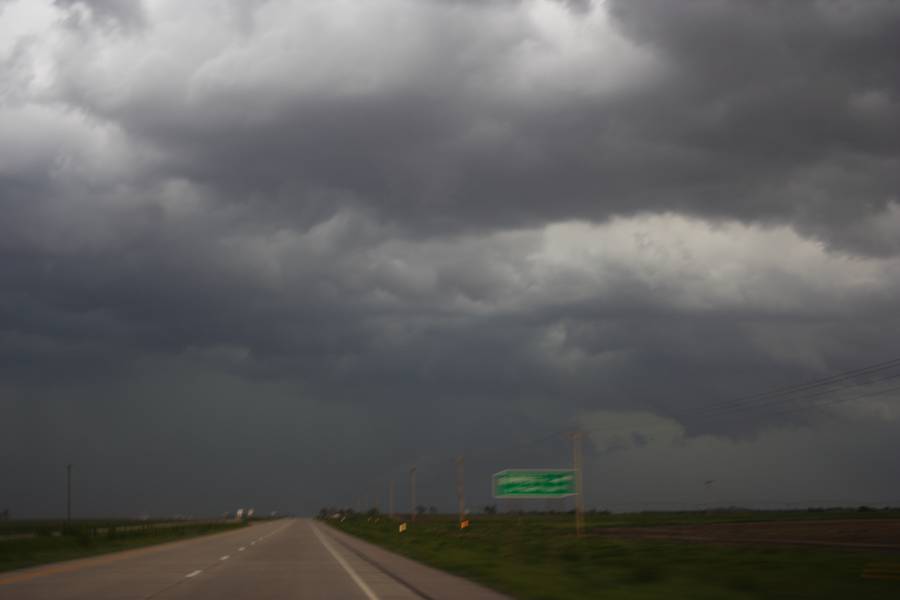 cumulonimbus thunderstorm_base : N of Geneva, Nebraska, USA   14 May 2007