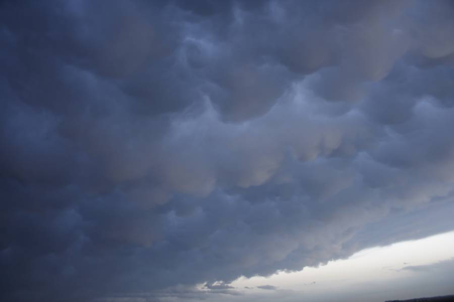 mammatus mammatus_cloud : Gillette, Wyoming, USA   20 May 2007