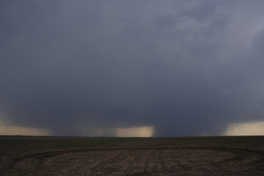 raincascade precipitation_cascade : W of WaKeeney, Kansas, USA   22 May 2007