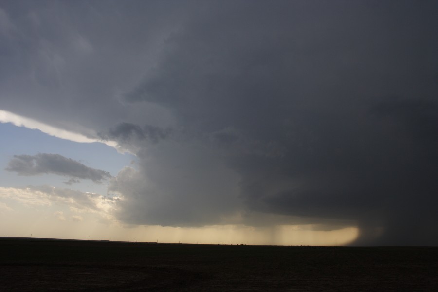 cumulonimbus supercell_thunderstorm : W of WaKeeney, Kansas, USA   22 May 2007