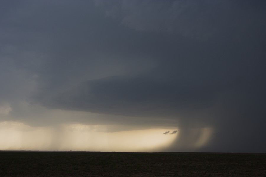 cumulonimbus thunderstorm_base : W of WaKeeney, Kansas, USA   22 May 2007