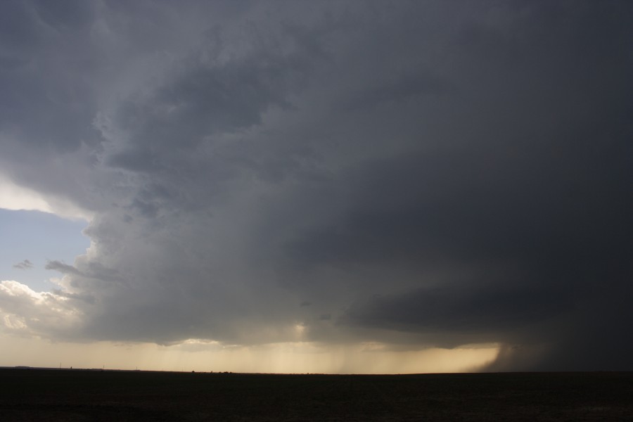 cumulonimbus supercell_thunderstorm : W of WaKeeney, Kansas, USA   22 May 2007