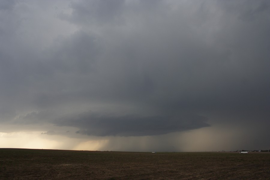 cumulonimbus supercell_thunderstorm : W of WaKeeney, Kansas, USA   22 May 2007