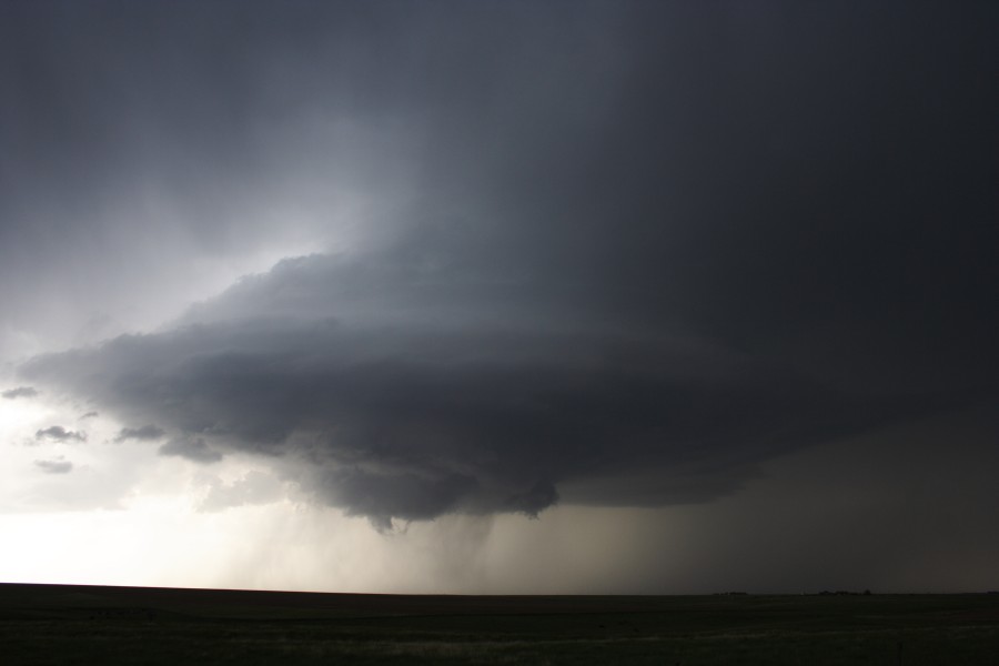 tornadoes funnel_tornado_waterspout : near St Peters, Kansas, USA   22 May 2007