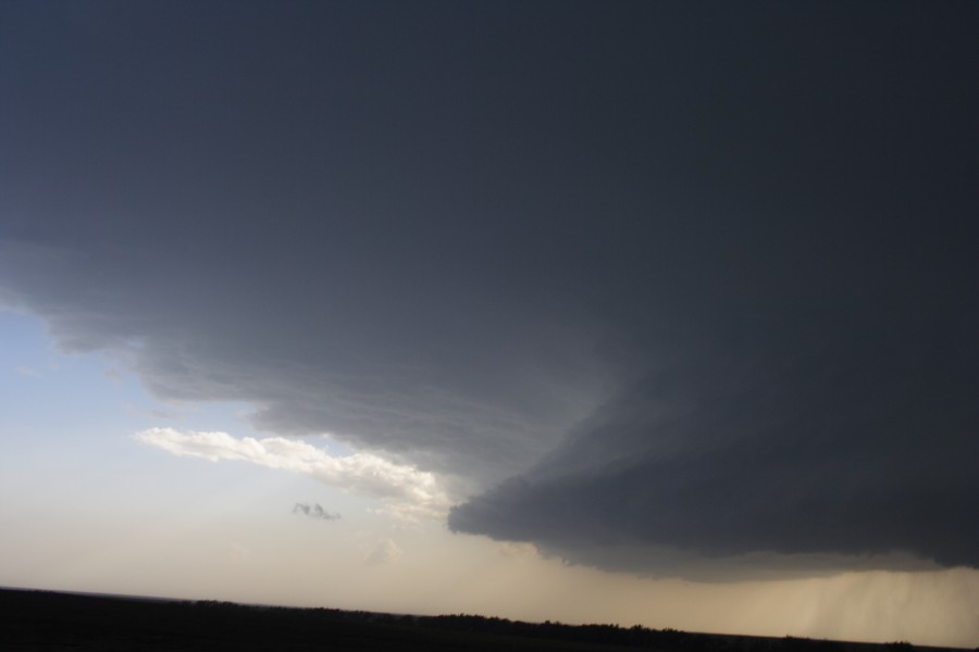 cumulonimbus thunderstorm_base : E of St Peters, Kansas, USA   22 May 2007