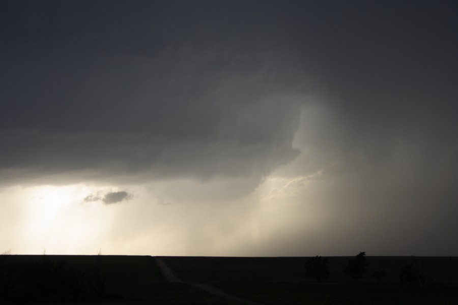 cumulonimbus supercell_thunderstorm : E of St Peters, Kansas, USA   22 May 2007