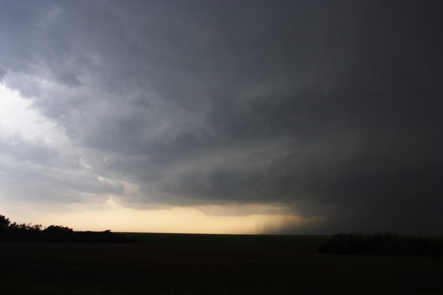 cumulonimbus supercell_thunderstorm : E of St Peters, Kansas, USA   22 May 2007