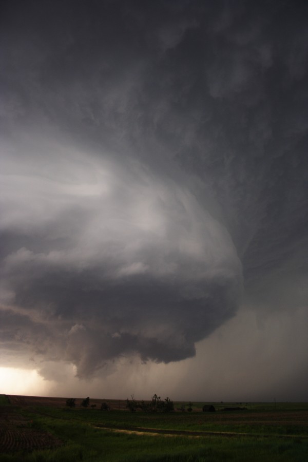 tornadoes funnel_tornado_waterspout : E of St Peters, Kansas, USA   22 May 2007