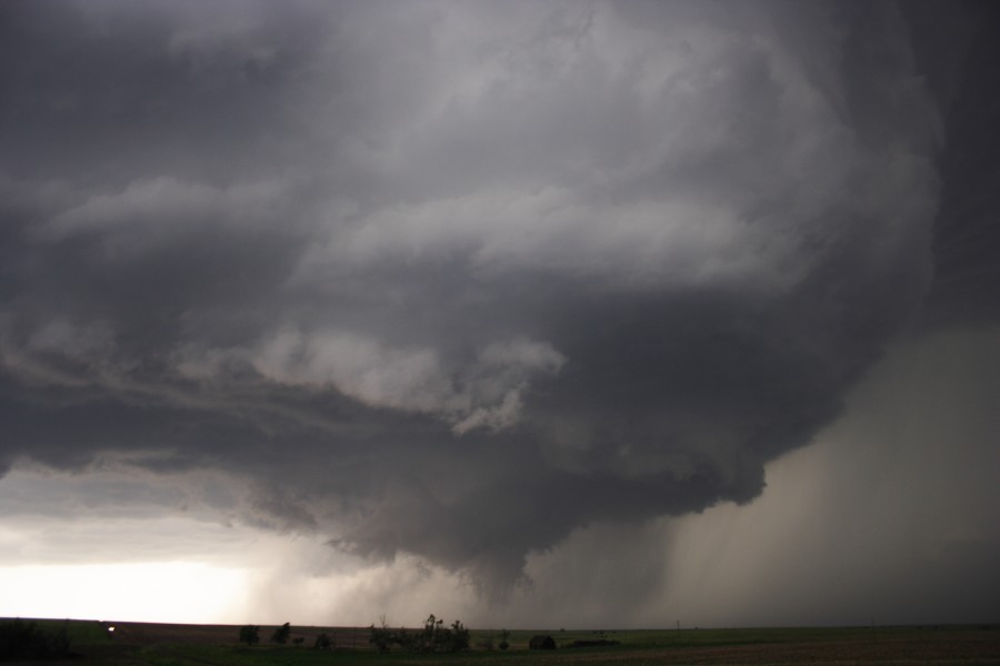 cumulonimbus thunderstorm_base : E of St Peters, Kansas, USA   22 May 2007