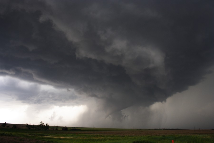 cumulonimbus thunderstorm_base : E of St Peters, Kansas, USA   22 May 2007