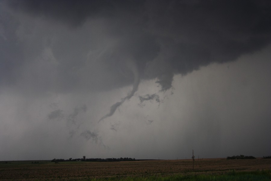 tornadoes funnel_tornado_waterspout : E of St Peters, Kansas, USA   22 May 2007