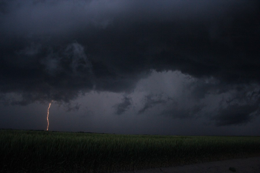 cumulonimbus thunderstorm_base : N of Ogallah, Kansas, USA   22 May 2007