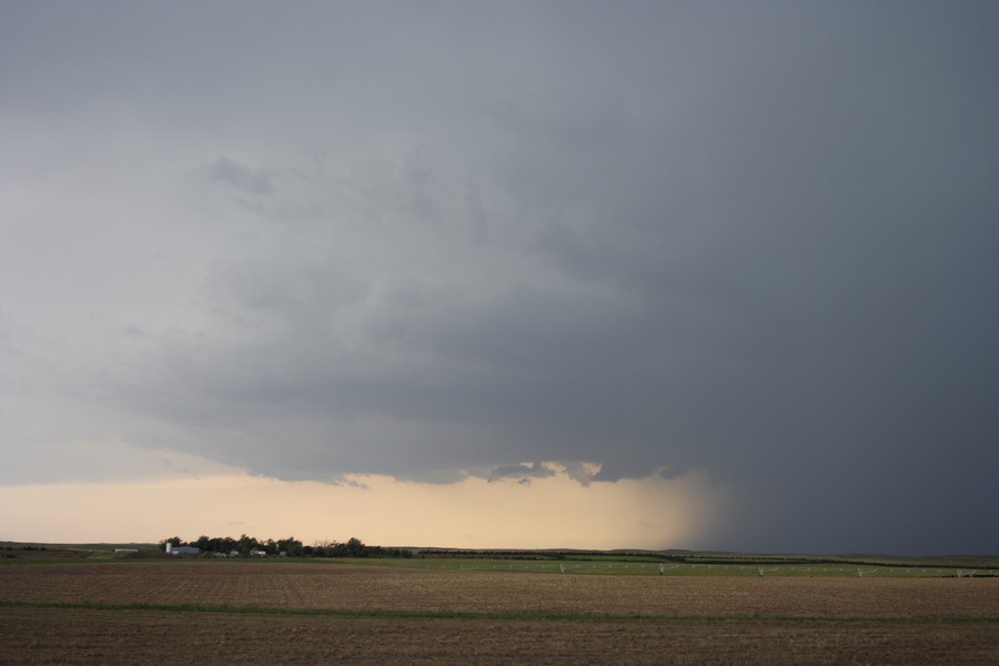 cumulonimbus thunderstorm_base : N of Benkelman, USA   27 May 2007