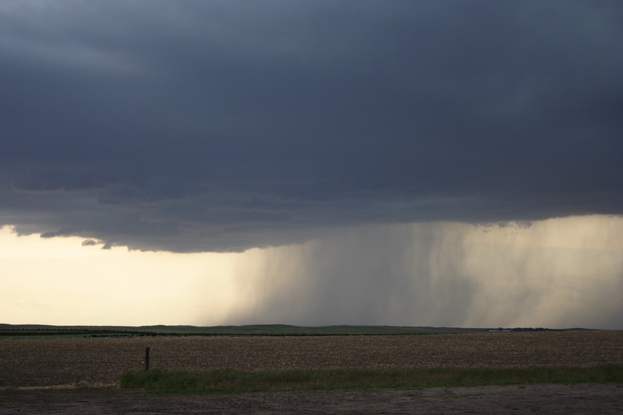 cumulonimbus thunderstorm_base : N of Benkelman, USA   27 May 2007