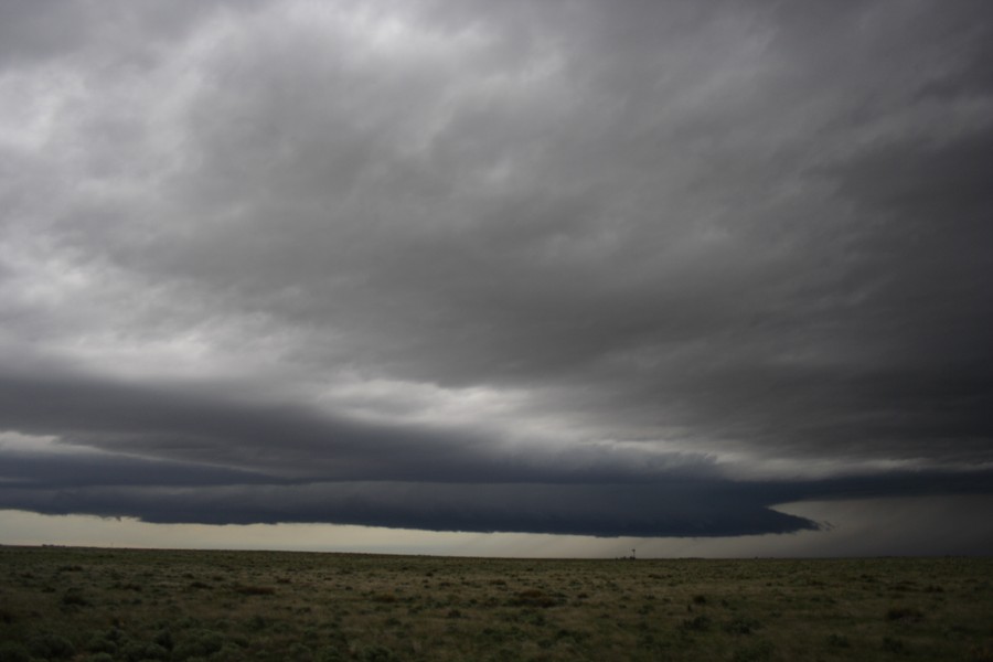 cumulonimbus thunderstorm_base : N of Eads, Colorado, USA   29 May 2007