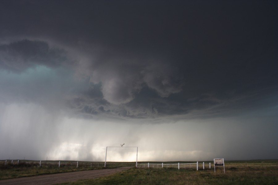 cumulonimbus supercell_thunderstorm : ESE of Campo, Colorado, USA   31 May 2007