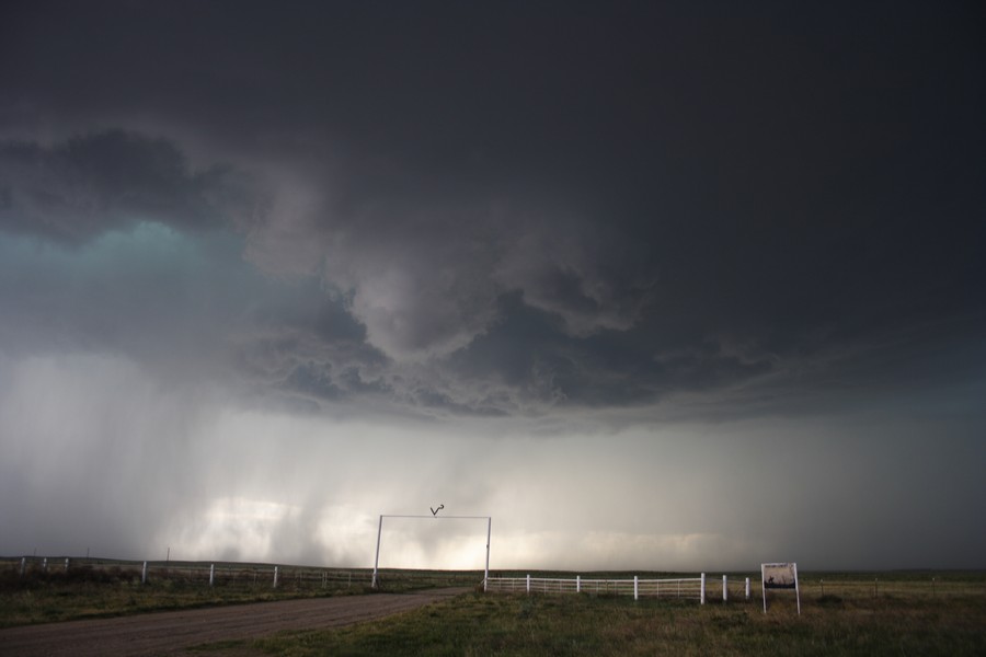 tornadoes funnel_tornado_waterspout : ESE of Campo, Colorado, USA   31 May 2007