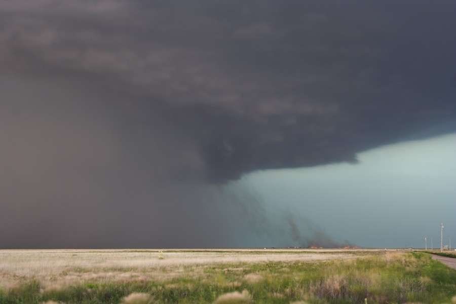 cumulonimbus supercell_thunderstorm : E of Keyes, Oklahoma, USA   31 May 2007