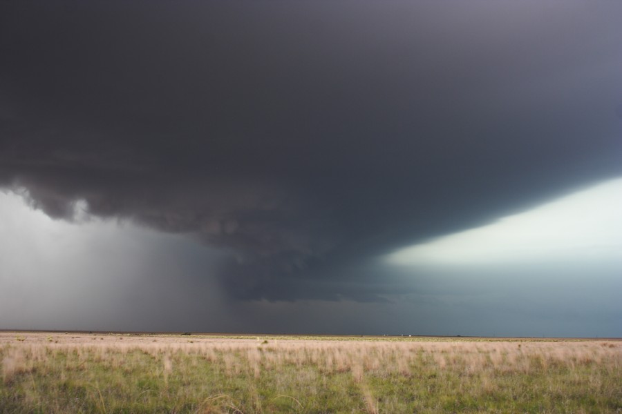 cumulonimbus supercell_thunderstorm : W of Guyman, Oklahoma, USA   31 May 2007