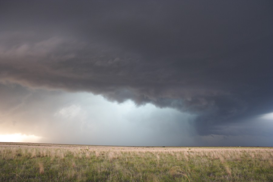 cumulonimbus supercell_thunderstorm : W of Guyman, Oklahoma, USA   31 May 2007