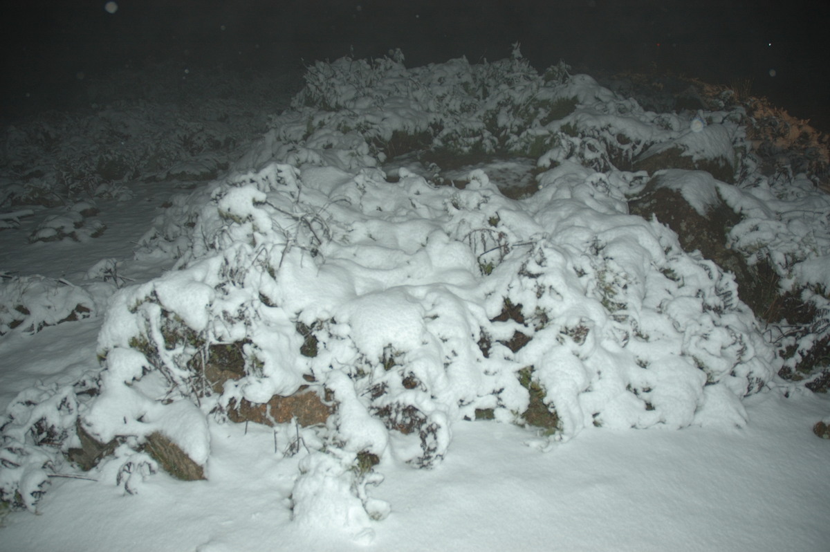 snow snow_pictures : near Tenterfield, NSW   8 June 2007