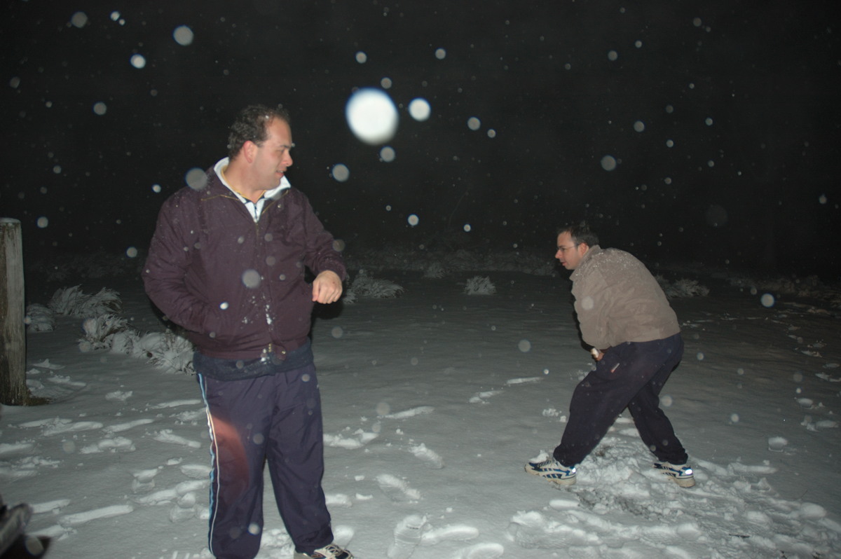 snow snow_pictures : near Tenterfield, NSW   9 June 2007