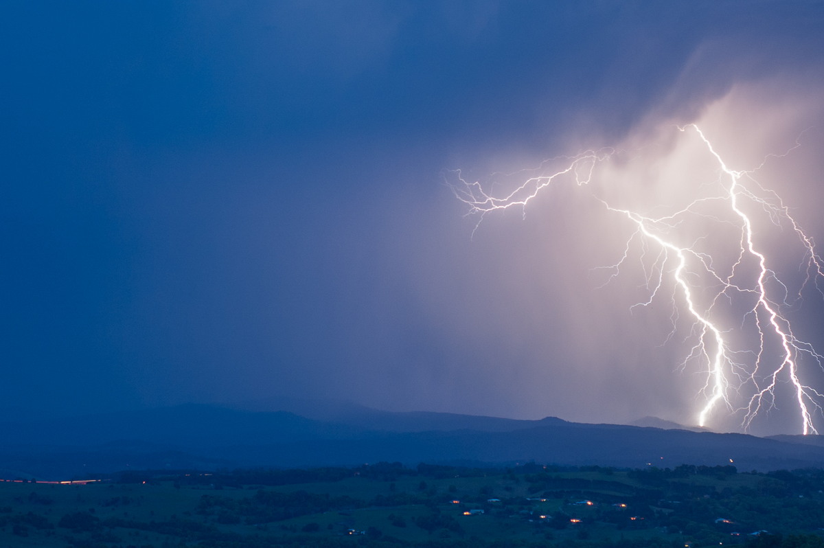 lightning lightning_bolts : McLeans Ridges, NSW   7 October 2007