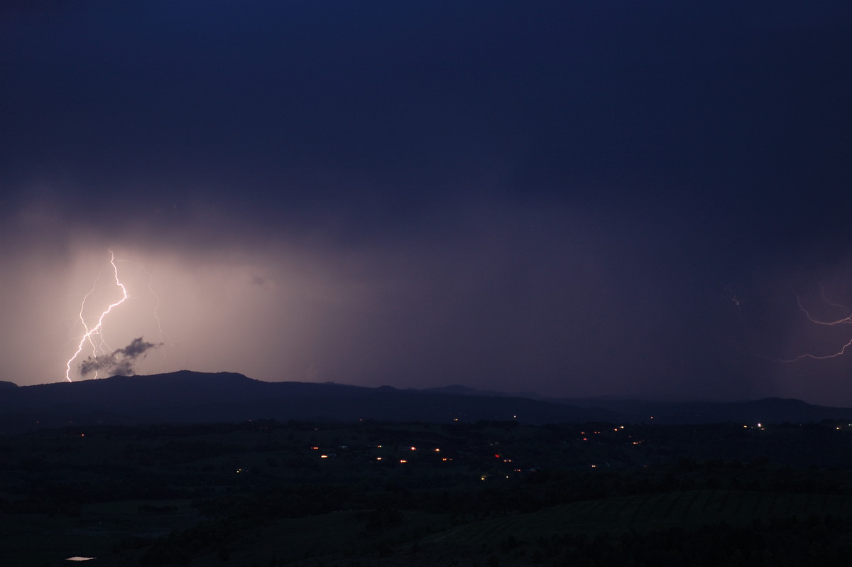 lightning lightning_bolts : McLeans Ridges, NSW   7 October 2007