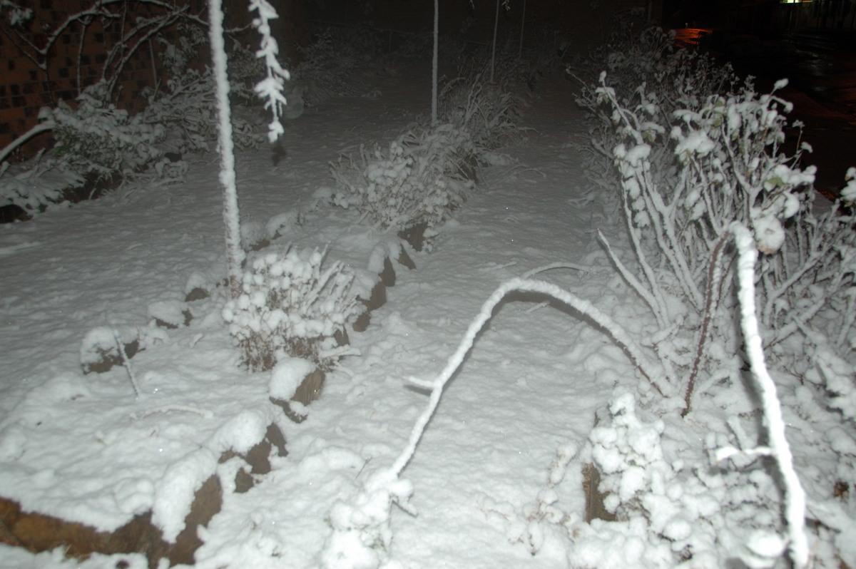 snow snow_pictures : Guyra, NSW   18 May 2008