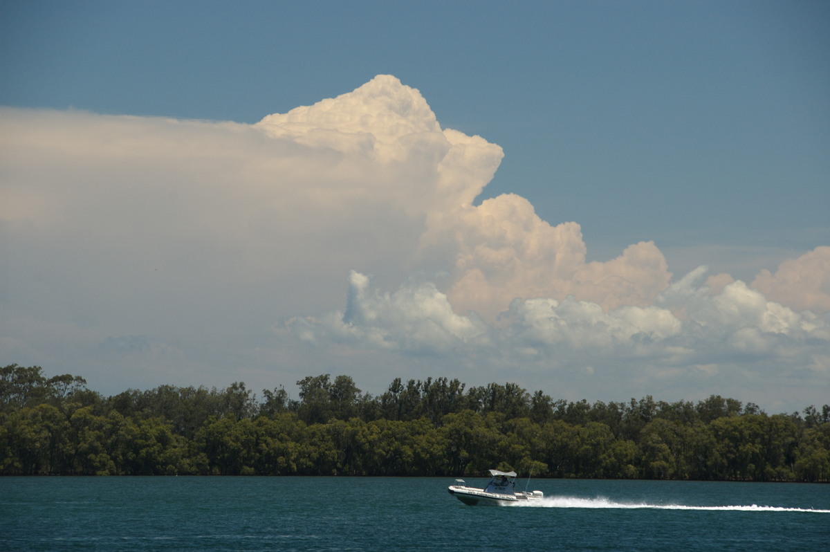 overshoot overshooting_top : Ballina, NSW   29 December 2008