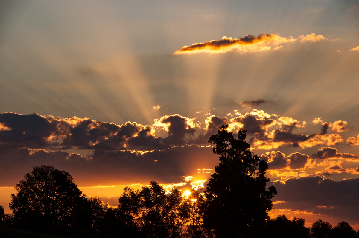 halosundog halo_sundog_crepuscular_rays : McLeans Ridges, NSW   7 August 2009